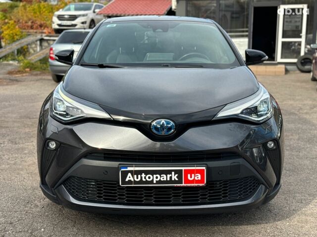 Серый Тойота C-HR, объемом двигателя 2 л и пробегом 42 тыс. км за 29890 $, фото 1 на Automoto.ua