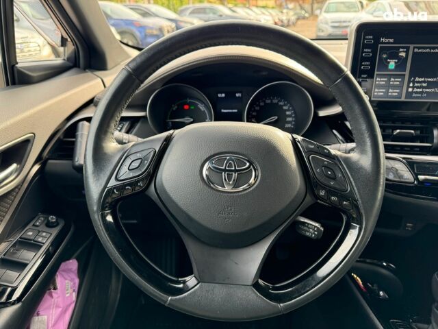 Серый Тойота C-HR, объемом двигателя 2 л и пробегом 42 тыс. км за 29890 $, фото 28 на Automoto.ua