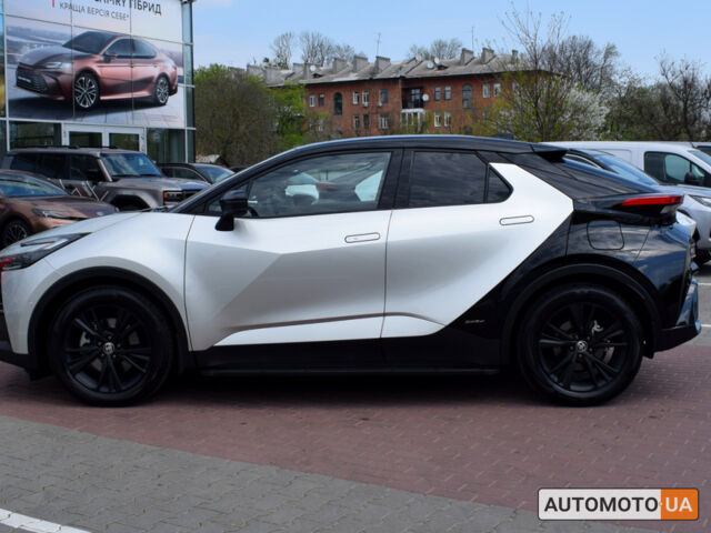 Серый Тойота C-HR, объемом двигателя 2 л и пробегом 745 тыс. км за 42400 $, фото 2 на Automoto.ua