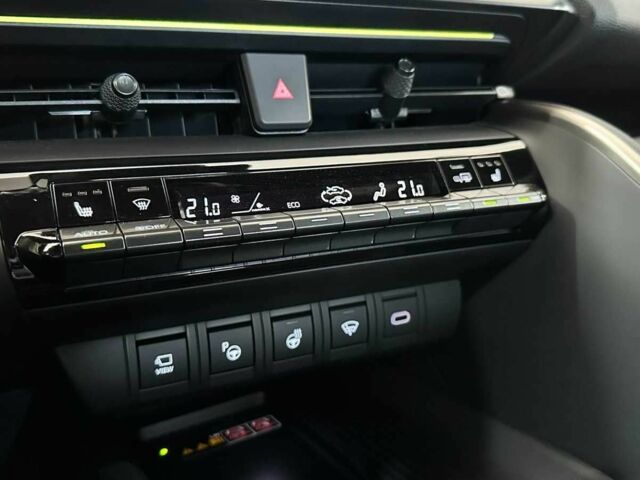 Сірий Тойота C-HR, об'ємом двигуна 2 л та пробігом 8 тис. км за 42652 $, фото 19 на Automoto.ua