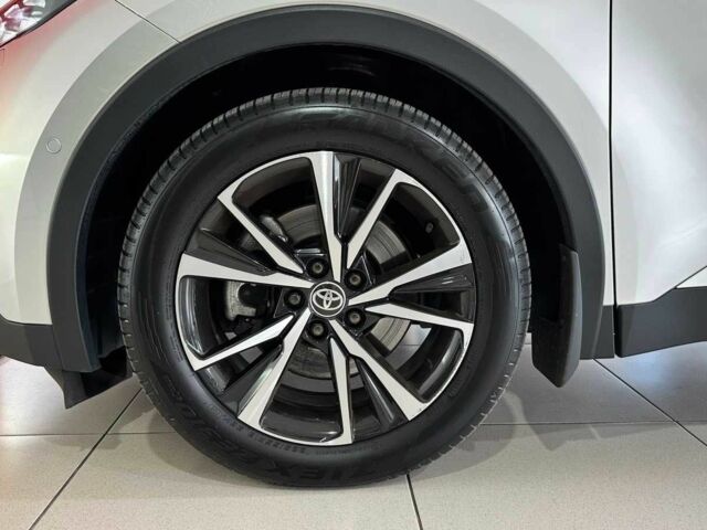 Сірий Тойота C-HR, об'ємом двигуна 2 л та пробігом 8 тис. км за 42652 $, фото 23 на Automoto.ua