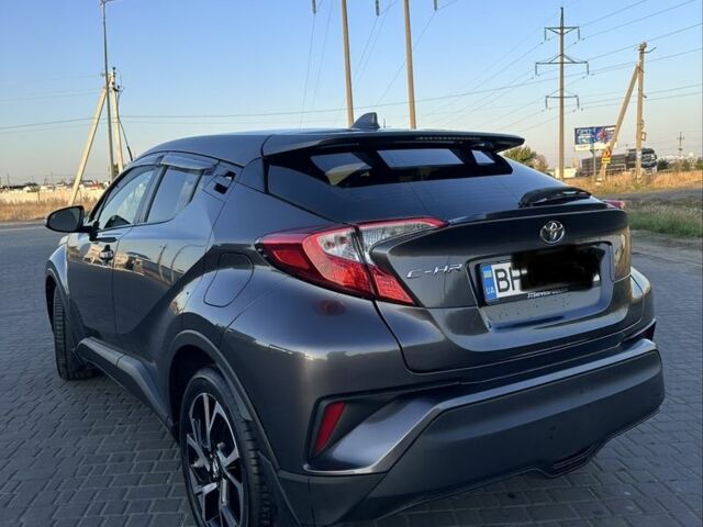 Серый Тойота C-HR, объемом двигателя 2 л и пробегом 136 тыс. км за 16992 $, фото 5 на Automoto.ua