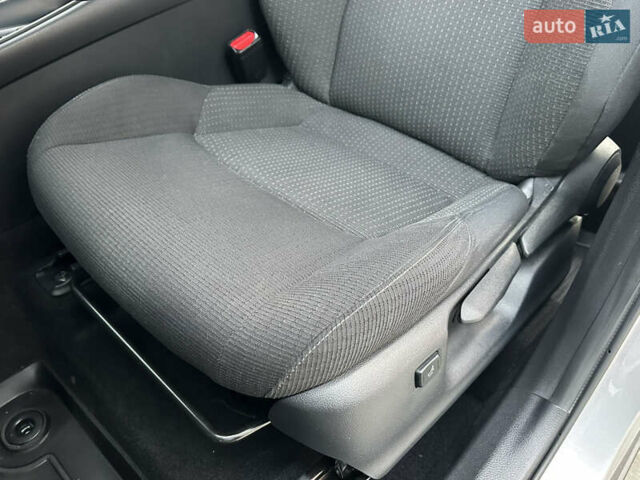 Сірий Тойота C-HR, об'ємом двигуна 1.2 л та пробігом 42 тис. км за 18950 $, фото 102 на Automoto.ua