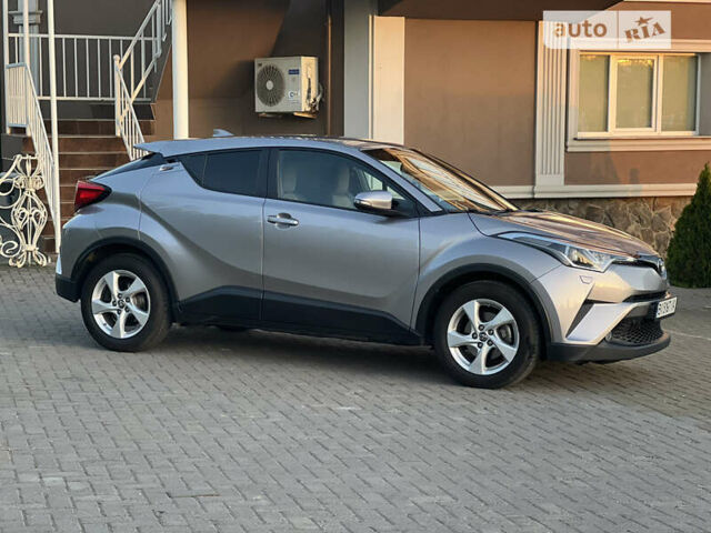 Серый Тойота C-HR, объемом двигателя 1.2 л и пробегом 162 тыс. км за 19500 $, фото 1 на Automoto.ua