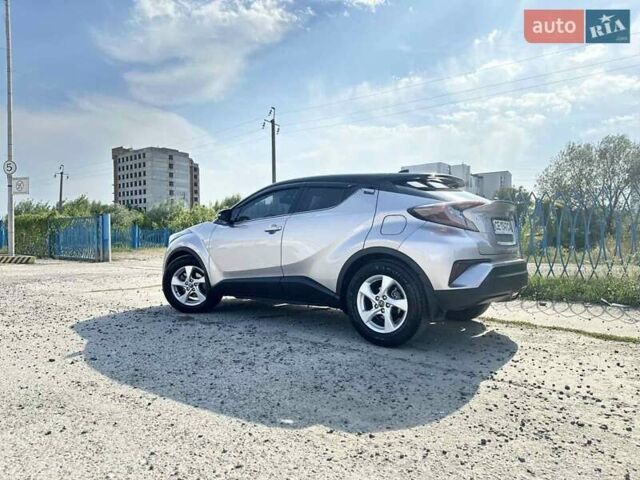 Серый Тойота C-HR, объемом двигателя 1.2 л и пробегом 80 тыс. км за 18500 $, фото 6 на Automoto.ua
