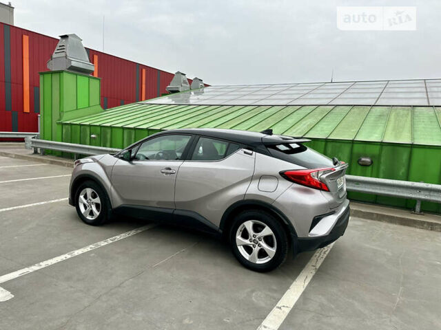 Серый Тойота C-HR, объемом двигателя 1.2 л и пробегом 86 тыс. км за 18600 $, фото 8 на Automoto.ua