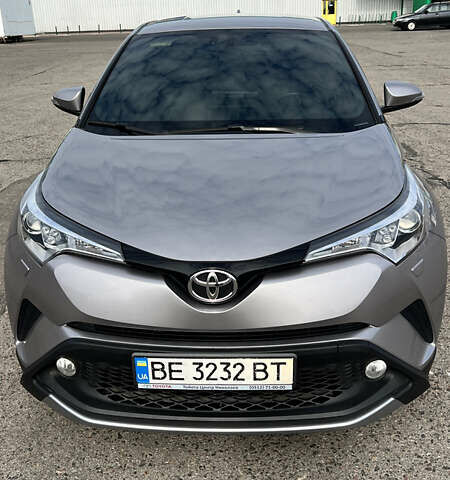 Серый Тойота C-HR, объемом двигателя 1.2 л и пробегом 133 тыс. км за 21000 $, фото 1 на Automoto.ua
