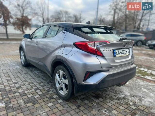 Сірий Тойота C-HR, об'ємом двигуна 1.2 л та пробігом 71 тис. км за 17200 $, фото 3 на Automoto.ua