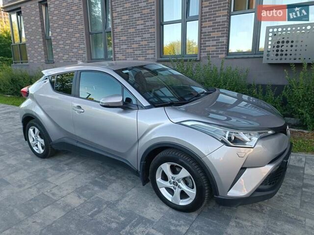 Тойота C-HR 2016 у Львові на Automoto.ua Сірий Тойота C-HR, об'ємом двигуна 1.2 л та пробігом 96 тис. км за 17500 $, фото 1 на Automoto.ua