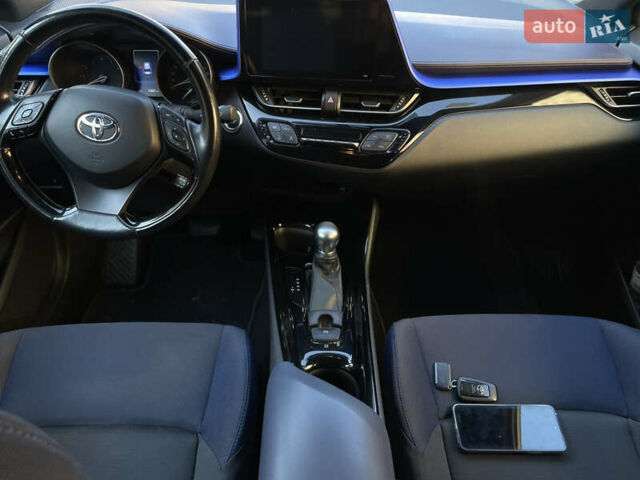 Серый Тойота C-HR, объемом двигателя 1.2 л и пробегом 72 тыс. км за 20000 $, фото 10 на Automoto.ua