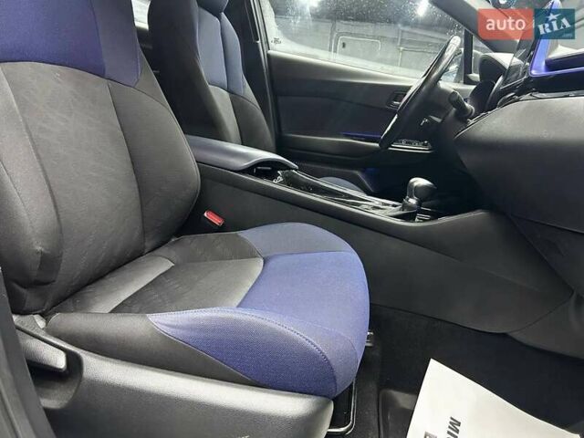 Серый Тойота C-HR, объемом двигателя 1.2 л и пробегом 41 тыс. км за 23000 $, фото 13 на Automoto.ua
