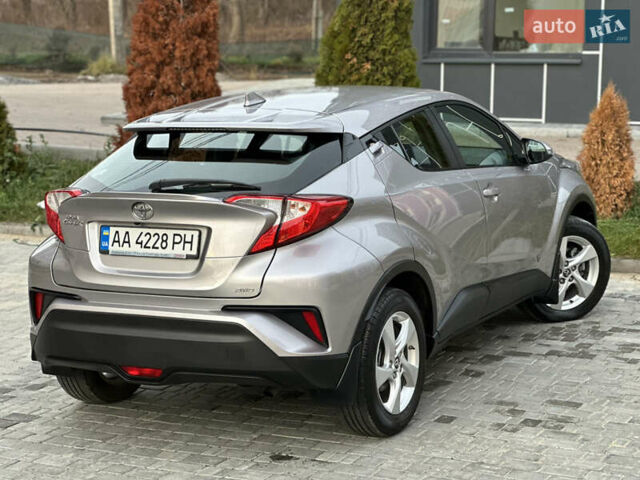Сірий Тойота C-HR, об'ємом двигуна 1.2 л та пробігом 42 тис. км за 18950 $, фото 67 на Automoto.ua