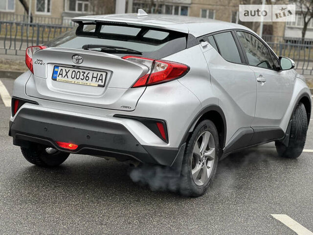 Серый Тойота C-HR, объемом двигателя 1.2 л и пробегом 70 тыс. км за 21000 $, фото 11 на Automoto.ua