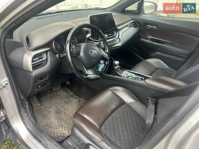 Серый Тойота C-HR, объемом двигателя 1.2 л и пробегом 137 тыс. км за 17500 $, фото 6 на Automoto.ua