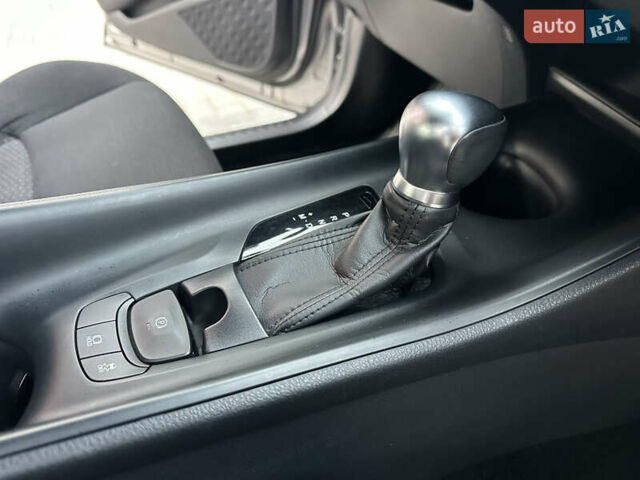 Сірий Тойота C-HR, об'ємом двигуна 1.2 л та пробігом 42 тис. км за 18950 $, фото 117 на Automoto.ua