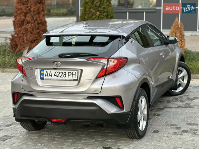 Сірий Тойота C-HR, об'ємом двигуна 1.2 л та пробігом 42 тис. км за 18950 $, фото 68 на Automoto.ua