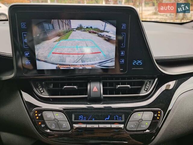 Тойота C-HR 2016 у Львові на Automoto.ua Сірий Тойота C-HR, об'ємом двигуна 1.2 л та пробігом 96 тис. км за 17500 $, фото 14 на Automoto.ua