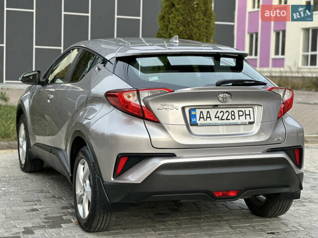 Сірий Тойота C-HR, об'ємом двигуна 1.2 л та пробігом 42 тис. км за 18950 $, фото 51 на Automoto.ua