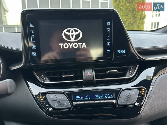 Сірий Тойота C-HR, об'ємом двигуна 1.2 л та пробігом 42 тис. км за 18950 $, фото 96 на Automoto.ua