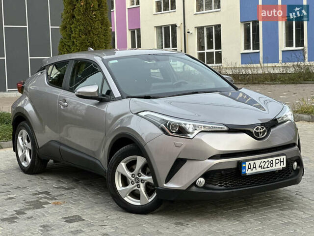 Сірий Тойота C-HR, об'ємом двигуна 1.2 л та пробігом 42 тис. км за 18950 $, фото 14 на Automoto.ua