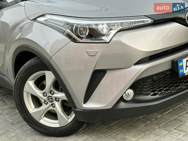 Сірий Тойота C-HR, об'ємом двигуна 1.2 л та пробігом 42 тис. км за 18950 $, фото 15 на Automoto.ua