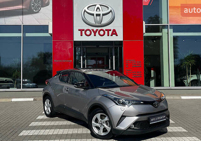 Серый Тойота C-HR, объемом двигателя 1.2 л и пробегом 92 тыс. км за 19116 $, фото 17 на Automoto.ua
