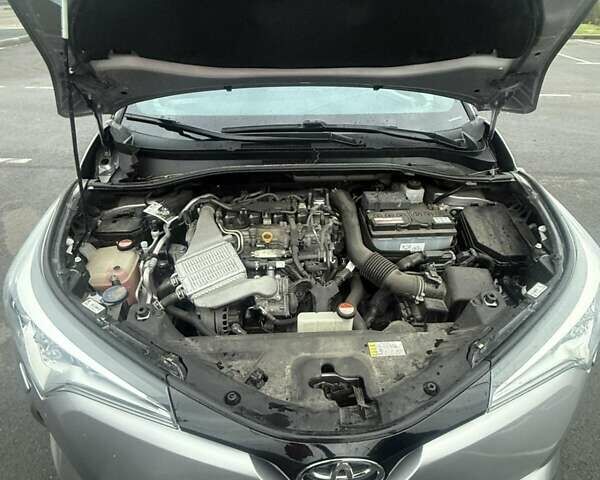 Серый Тойота C-HR, объемом двигателя 1.2 л и пробегом 180 тыс. км за 17500 $, фото 13 на Automoto.ua