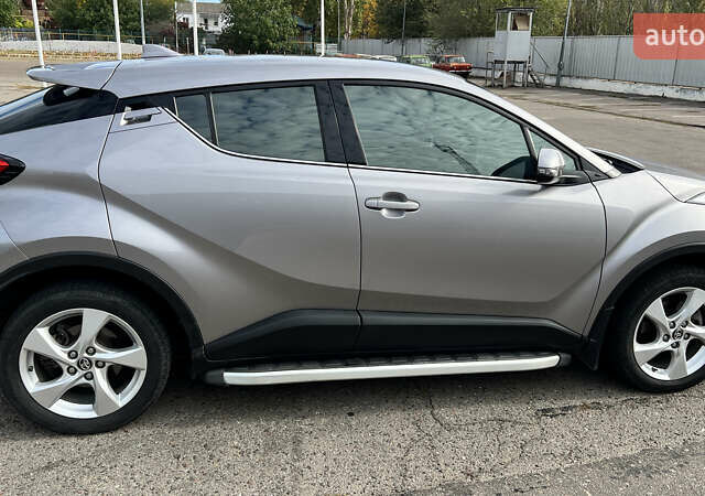 Серый Тойота C-HR, объемом двигателя 1.2 л и пробегом 133 тыс. км за 21000 $, фото 5 на Automoto.ua