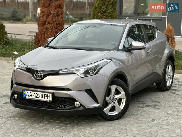 Сірий Тойота C-HR, об'ємом двигуна 1.2 л та пробігом 42 тис. км за 18950 $, фото 20 на Automoto.ua