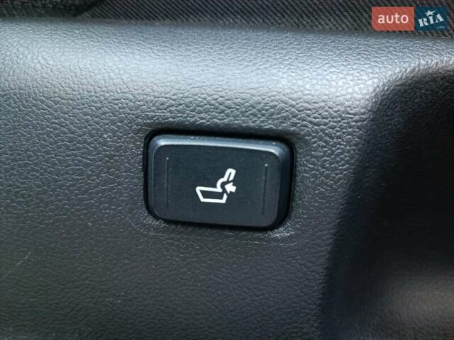 Тойота C-HR 2016 у Львові на Automoto.ua Сірий Тойота C-HR, об'ємом двигуна 1.2 л та пробігом 96 тис. км за 17500 $, фото 17 на Automoto.ua