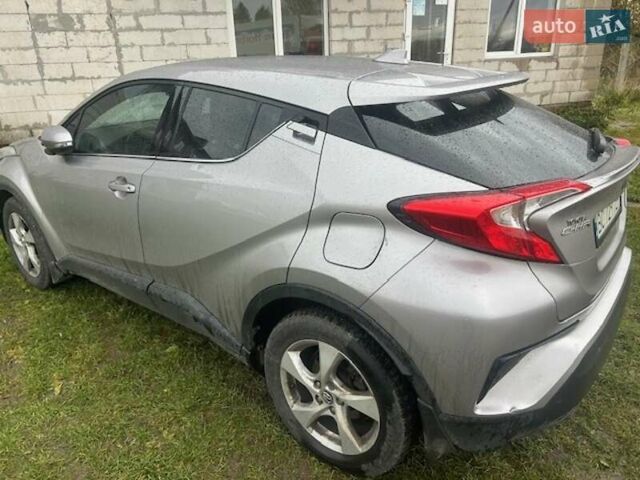 Серый Тойота C-HR, объемом двигателя 1.2 л и пробегом 137 тыс. км за 17500 $, фото 1 на Automoto.ua