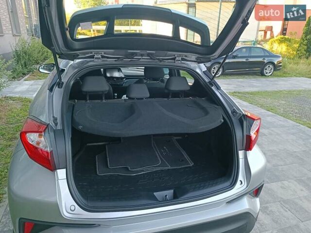 Тойота C-HR 2016 у Львові на Automoto.ua Сірий Тойота C-HR, об'ємом двигуна 1.2 л та пробігом 96 тис. км за 17500 $, фото 22 на Automoto.ua