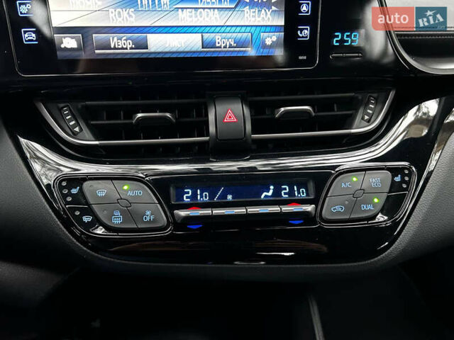 Сірий Тойота C-HR, об'ємом двигуна 1.2 л та пробігом 42 тис. км за 20000 $, фото 19 на Automoto.ua