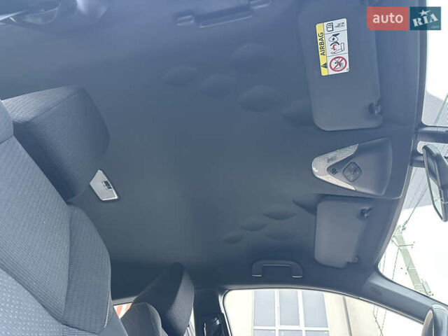 Сірий Тойота C-HR, об'ємом двигуна 1.2 л та пробігом 42 тис. км за 18950 $, фото 133 на Automoto.ua