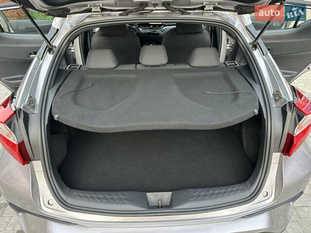 Сірий Тойота C-HR, об'ємом двигуна 1.2 л та пробігом 42 тис. км за 18950 $, фото 134 на Automoto.ua