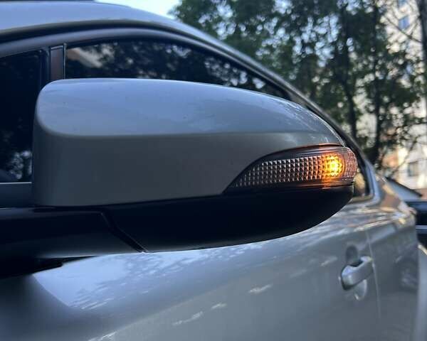 Серый Тойота C-HR, объемом двигателя 1.2 л и пробегом 126 тыс. км за 17999 $, фото 26 на Automoto.ua