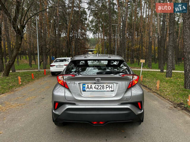 Сірий Тойота C-HR, об'ємом двигуна 1.2 л та пробігом 42 тис. км за 20000 $, фото 5 на Automoto.ua