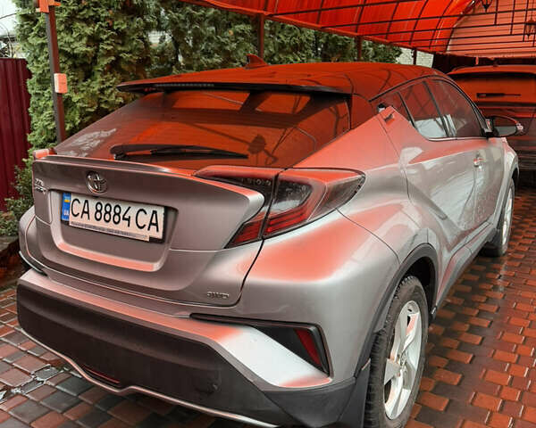 Серый Тойота C-HR, объемом двигателя 1.2 л и пробегом 115 тыс. км за 16300 $, фото 3 на Automoto.ua