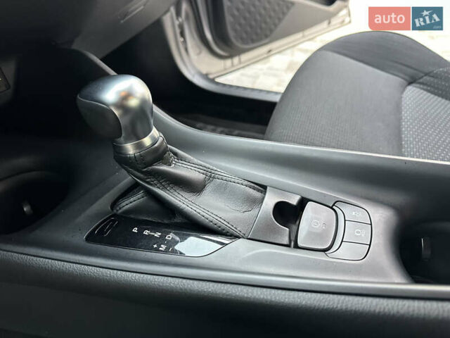 Сірий Тойота C-HR, об'ємом двигуна 1.2 л та пробігом 42 тис. км за 18950 $, фото 86 на Automoto.ua
