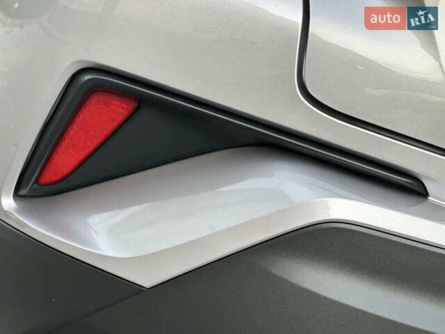 Сірий Тойота C-HR, об'ємом двигуна 1.2 л та пробігом 42 тис. км за 18950 $, фото 60 на Automoto.ua