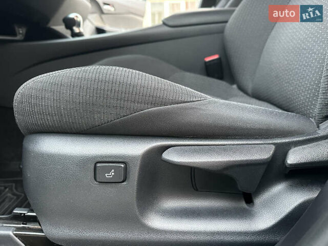 Сірий Тойота C-HR, об'ємом двигуна 1.2 л та пробігом 42 тис. км за 18950 $, фото 83 на Automoto.ua