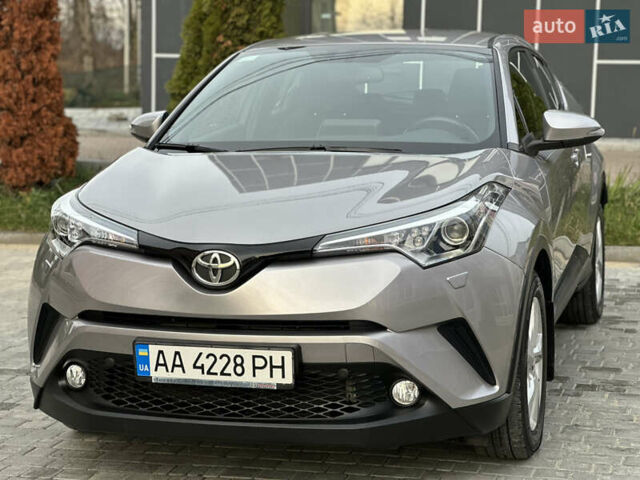 Сірий Тойота C-HR, об'ємом двигуна 1.2 л та пробігом 42 тис. км за 18950 $, фото 39 на Automoto.ua