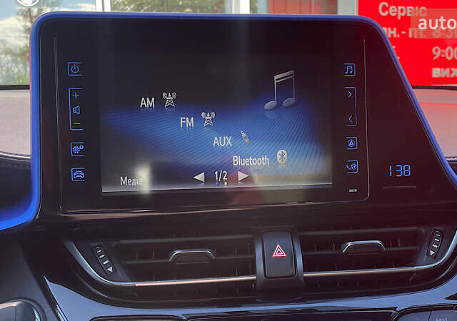 Серый Тойота C-HR, объемом двигателя 1.2 л и пробегом 92 тыс. км за 19116 $, фото 13 на Automoto.ua