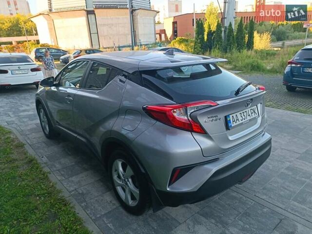 Тойота C-HR 2016 у Львові на Automoto.ua Сірий Тойота C-HR, об'ємом двигуна 1.2 л та пробігом 96 тис. км за 17500 $, фото 5 на Automoto.ua