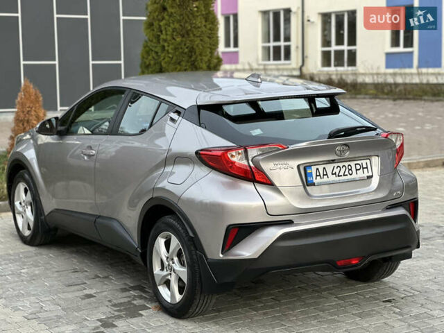 Сірий Тойота C-HR, об'ємом двигуна 1.2 л та пробігом 42 тис. км за 18950 $, фото 53 на Automoto.ua