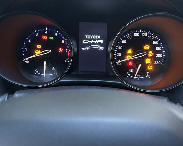 Серый Тойота C-HR, объемом двигателя 1.2 л и пробегом 126 тыс. км за 17999 $, фото 16 на Automoto.ua