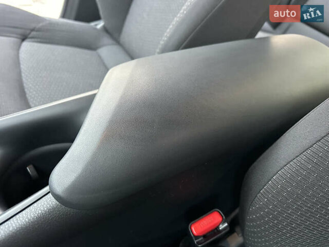 Сірий Тойота C-HR, об'ємом двигуна 1.2 л та пробігом 42 тис. км за 18950 $, фото 85 на Automoto.ua
