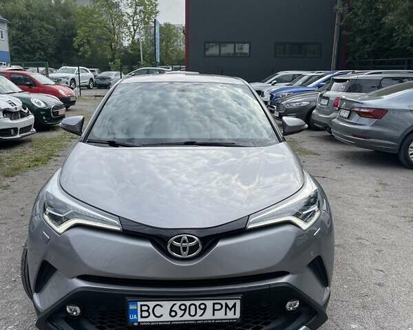 Серый Тойота C-HR, объемом двигателя 1.2 л и пробегом 58 тыс. км за 18200 $, фото 1 на Automoto.ua
