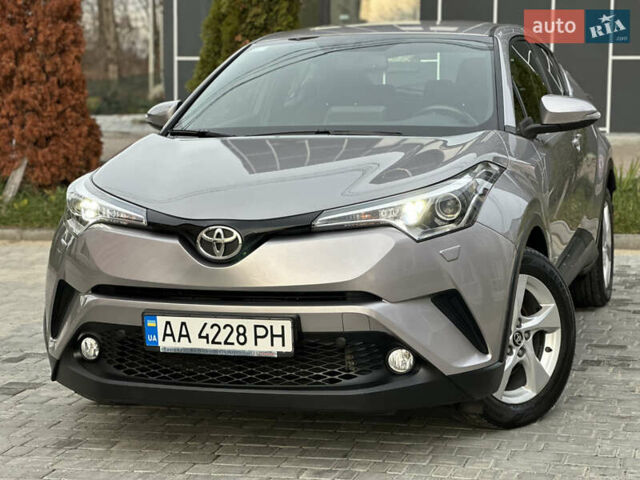Сірий Тойота C-HR, об'ємом двигуна 1.2 л та пробігом 42 тис. км за 18950 $, фото 17 на Automoto.ua