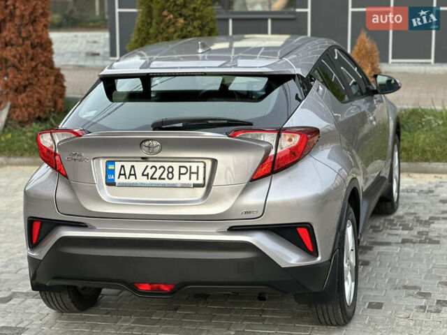 Сірий Тойота C-HR, об'ємом двигуна 1.2 л та пробігом 42 тис. км за 18950 $, фото 47 на Automoto.ua